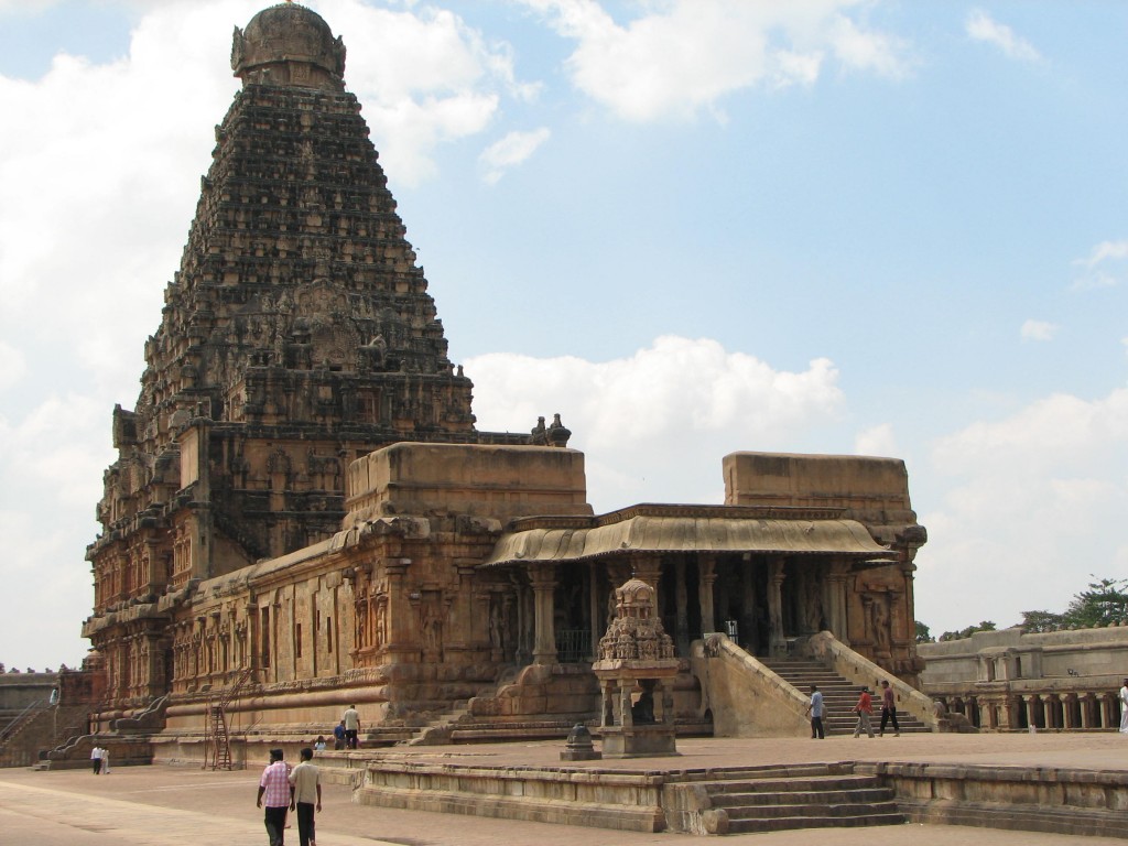 Brihadeeswarar Temple Historical Facts and Pictures | The History Hub