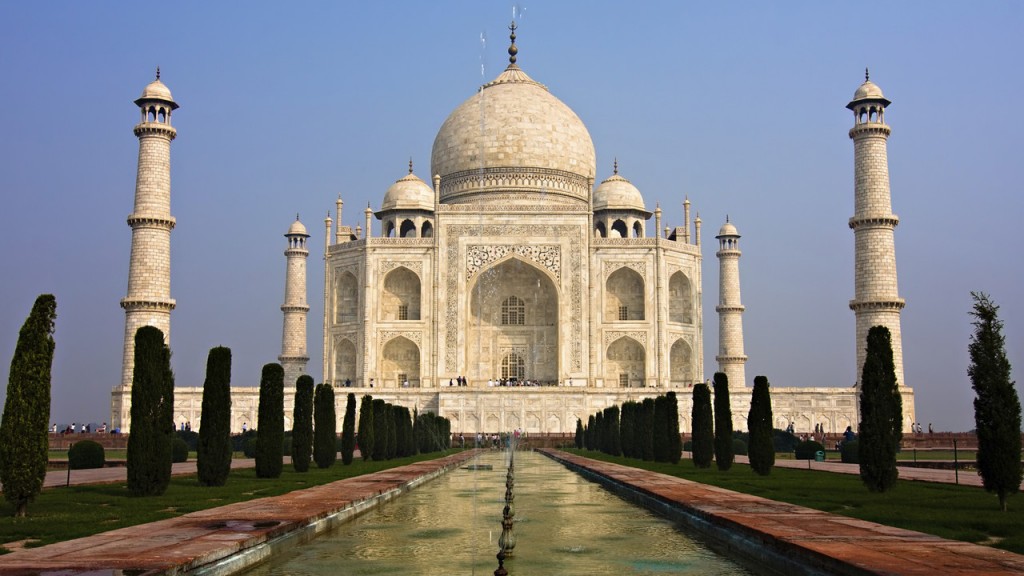 Taj Mahal Historical Facts and Pictures | The History Hub