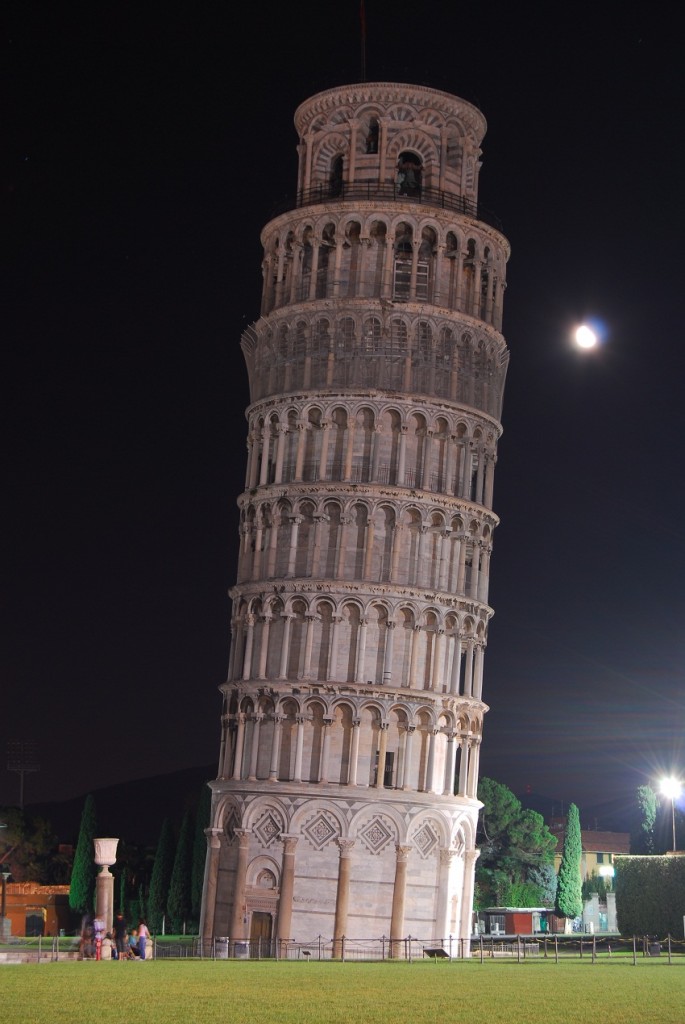 leaning tower of pisa made out of pizza